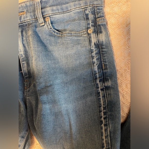 Made from soft Candiani denim, the slim-fit jeans are extremely comfortable. - Picture 5 of 6